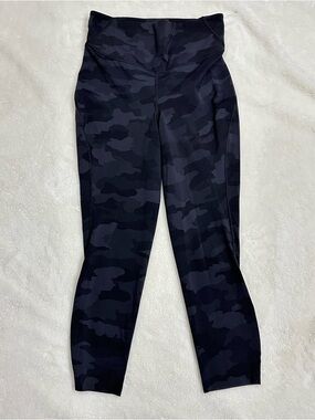 Lululemon Base Pace High-Rise Crop 23"
Heritage 365 Camo Deep Coal Multi Size 6